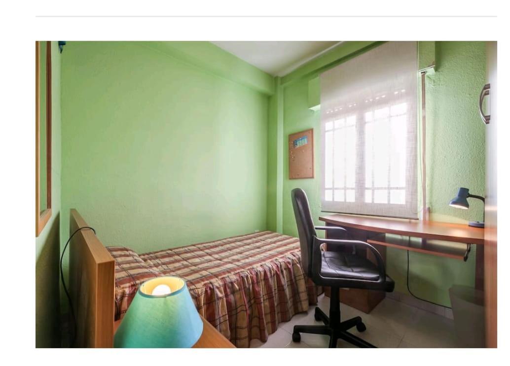 Piso Con Buena Red Wiffi Fibra Optica Alquiler De Habitaciones Sevilla Eksteriør billede